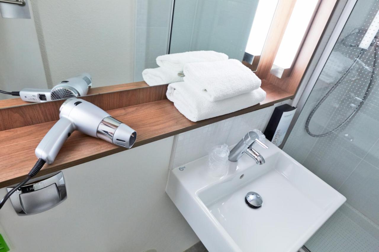 Campanile Clermont Ferrand - Le Brezet Hotel Eksteriør billede